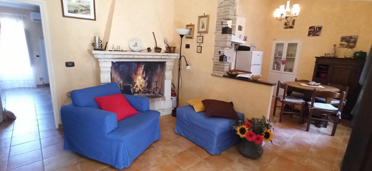 Relax Nell' Antico Borgo Villa Casperia Exterior foto