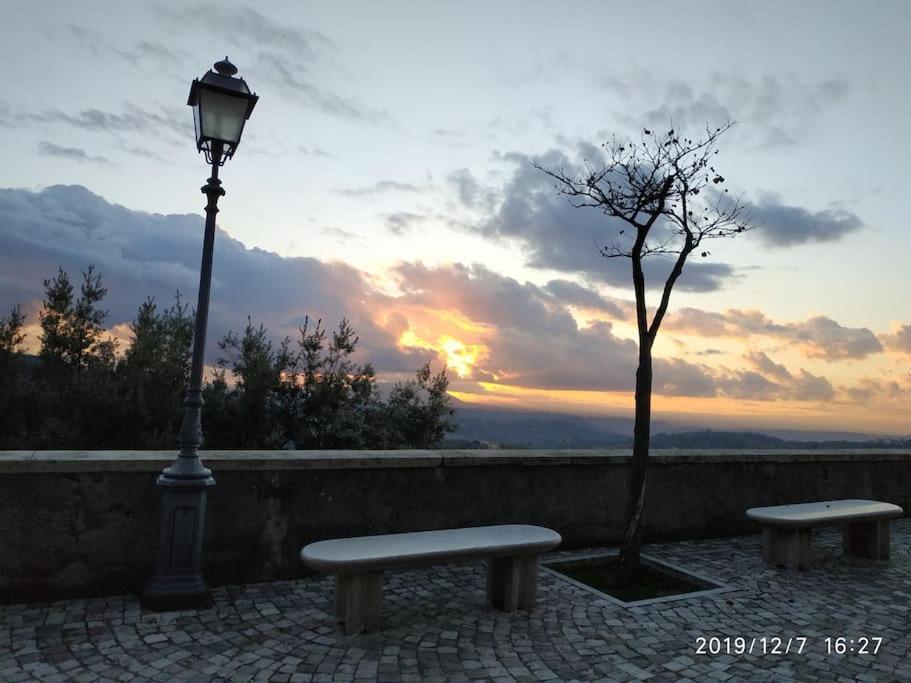 Relax Nell' Antico Borgo Villa Casperia Exterior foto