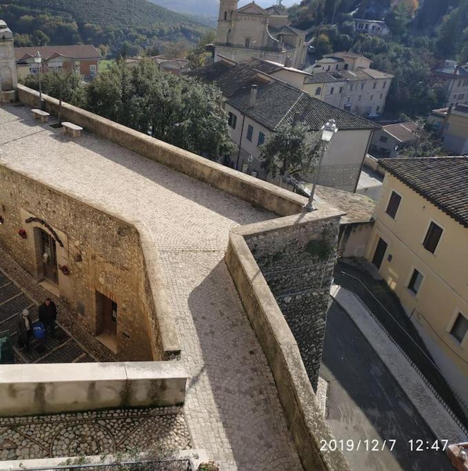 Relax Nell' Antico Borgo Villa Casperia Exterior foto