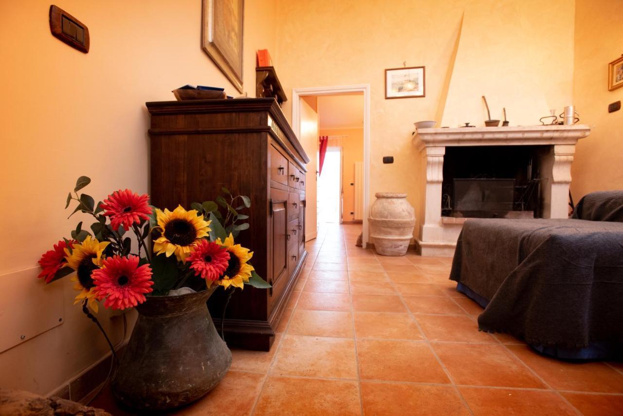 Relax Nell' Antico Borgo Villa Casperia Exterior foto