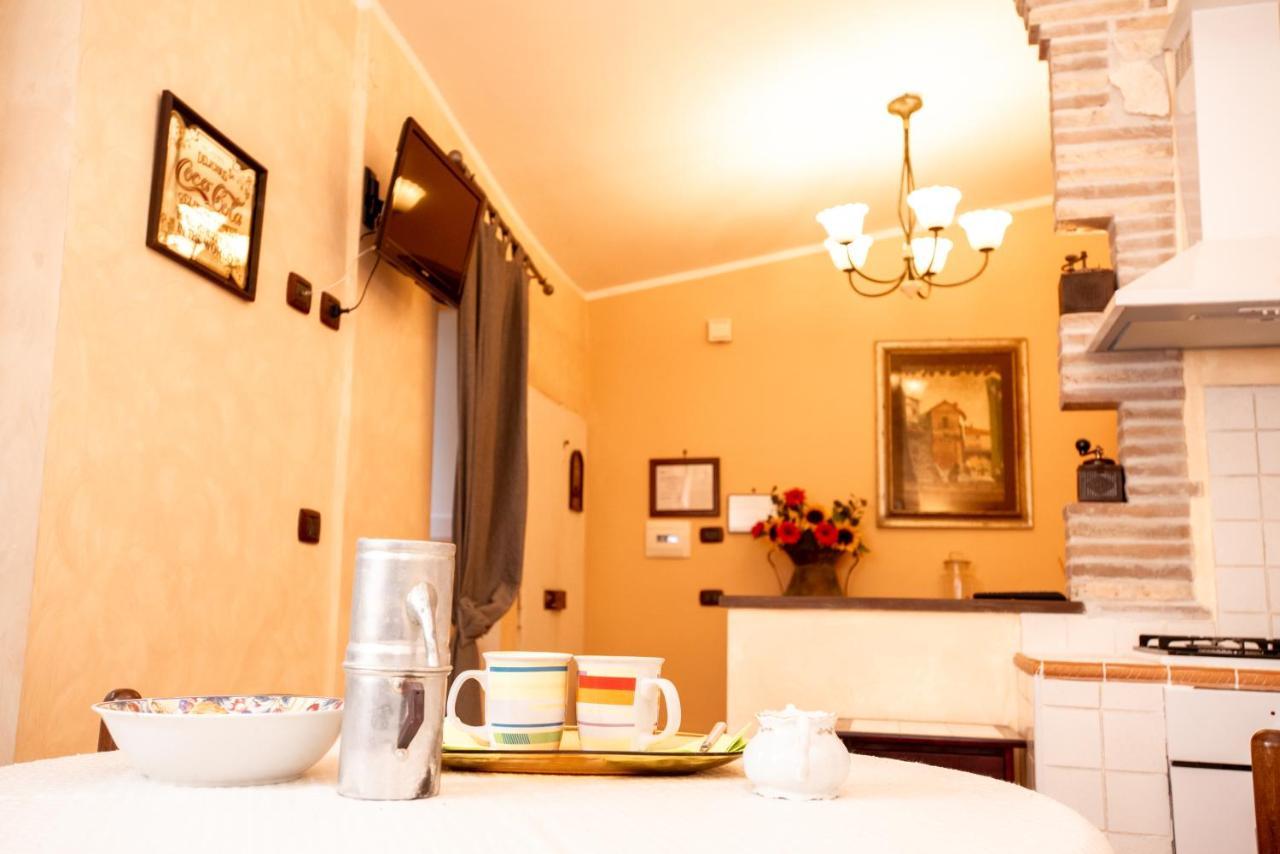 Relax Nell' Antico Borgo Villa Casperia Exterior foto