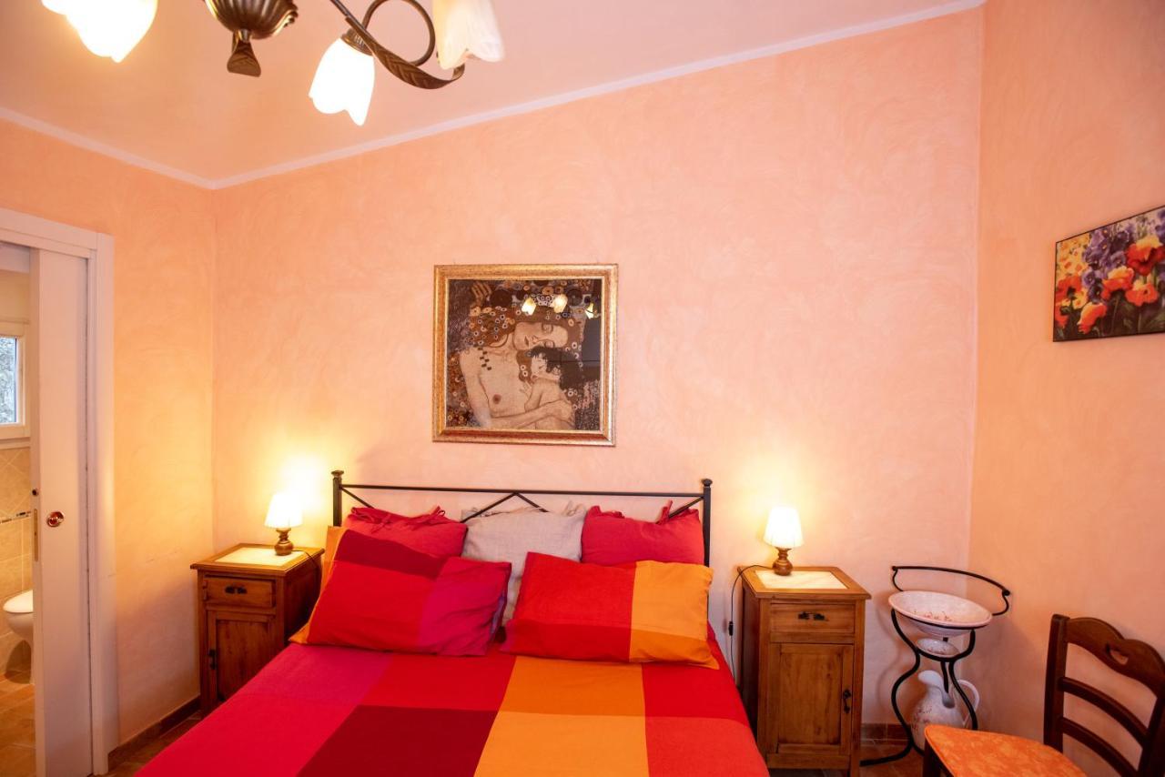 Relax Nell' Antico Borgo Villa Casperia Exterior foto